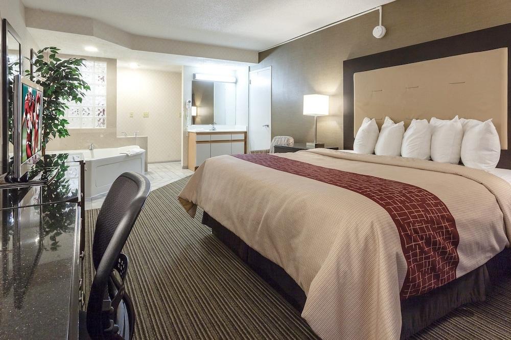Red Roof Inn & Suites דקלב מראה חיצוני תמונה
