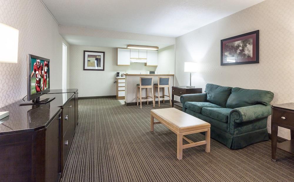 Red Roof Inn & Suites דקלב מראה חיצוני תמונה
