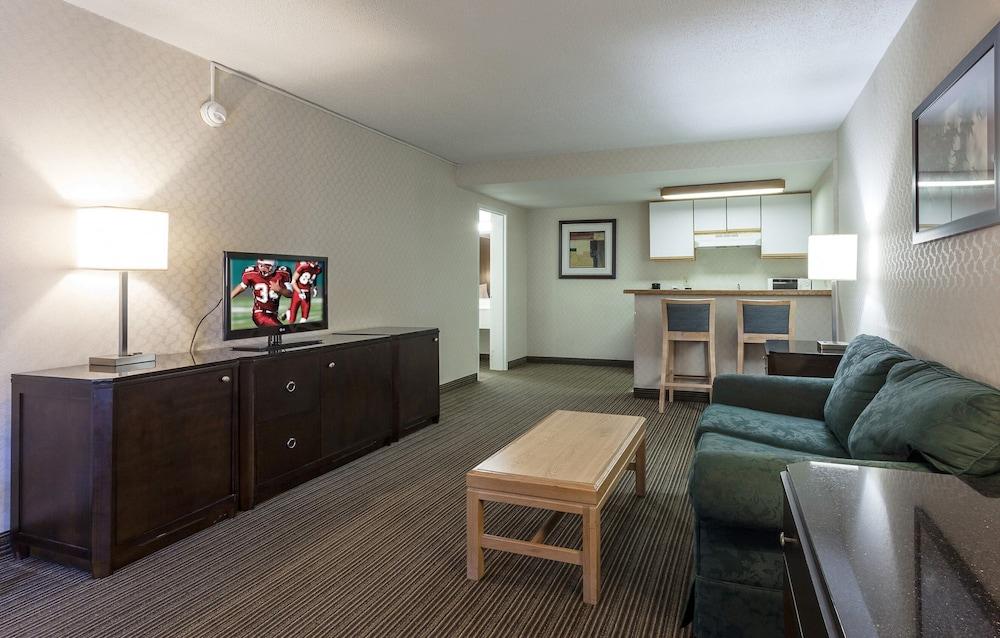 Red Roof Inn & Suites דקלב מראה חיצוני תמונה