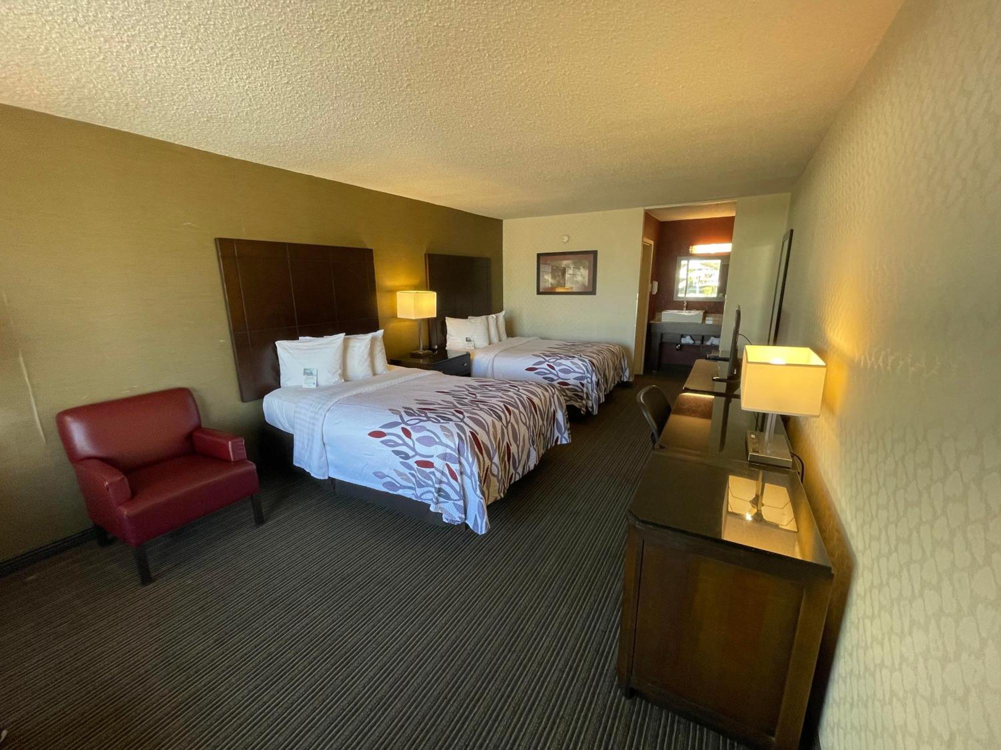Red Roof Inn & Suites דקלב מראה חיצוני תמונה